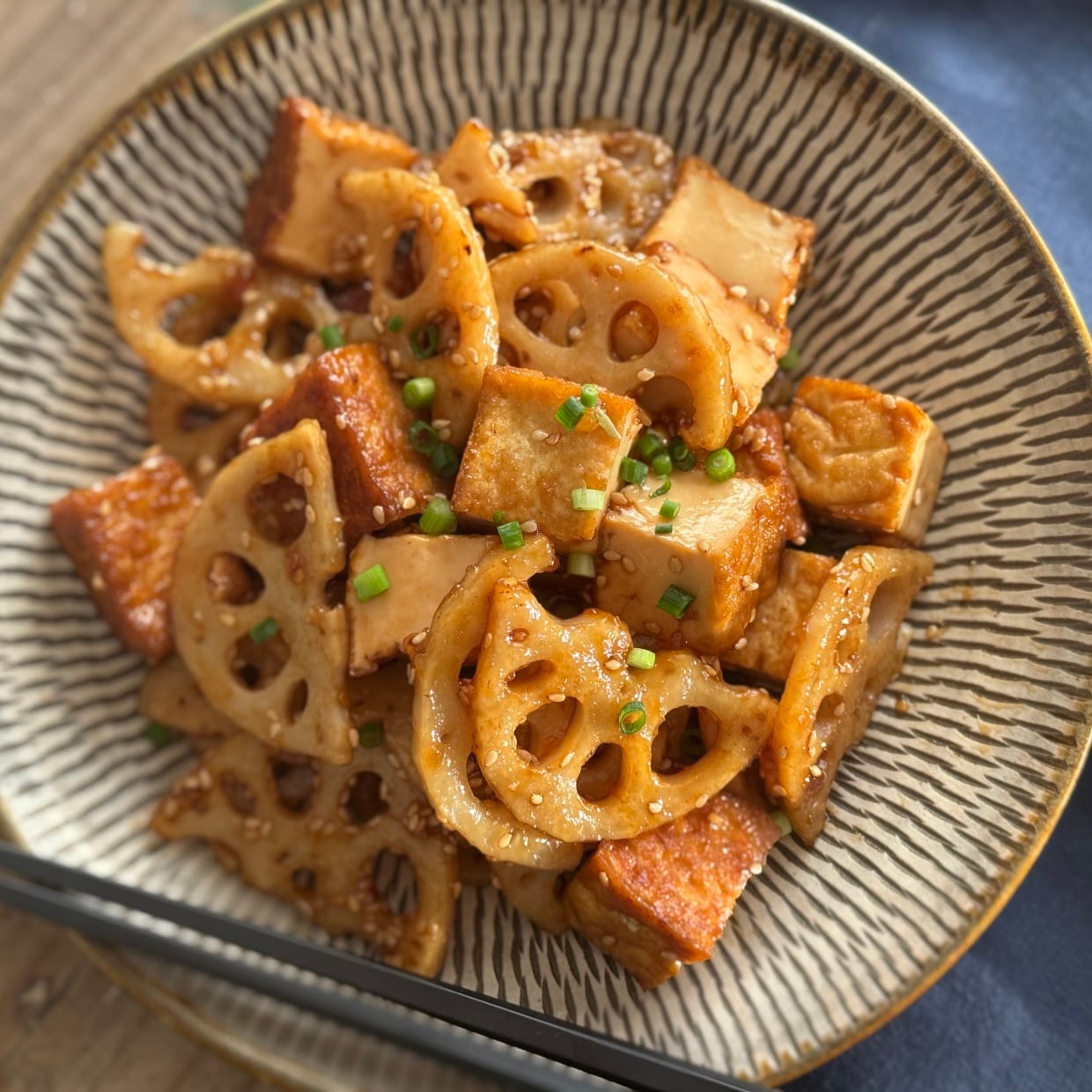  食物繊維とビタミンCがたっぷり！厚揚げに加えたい食感が楽しめる野菜とは？「ごはんが進む」 