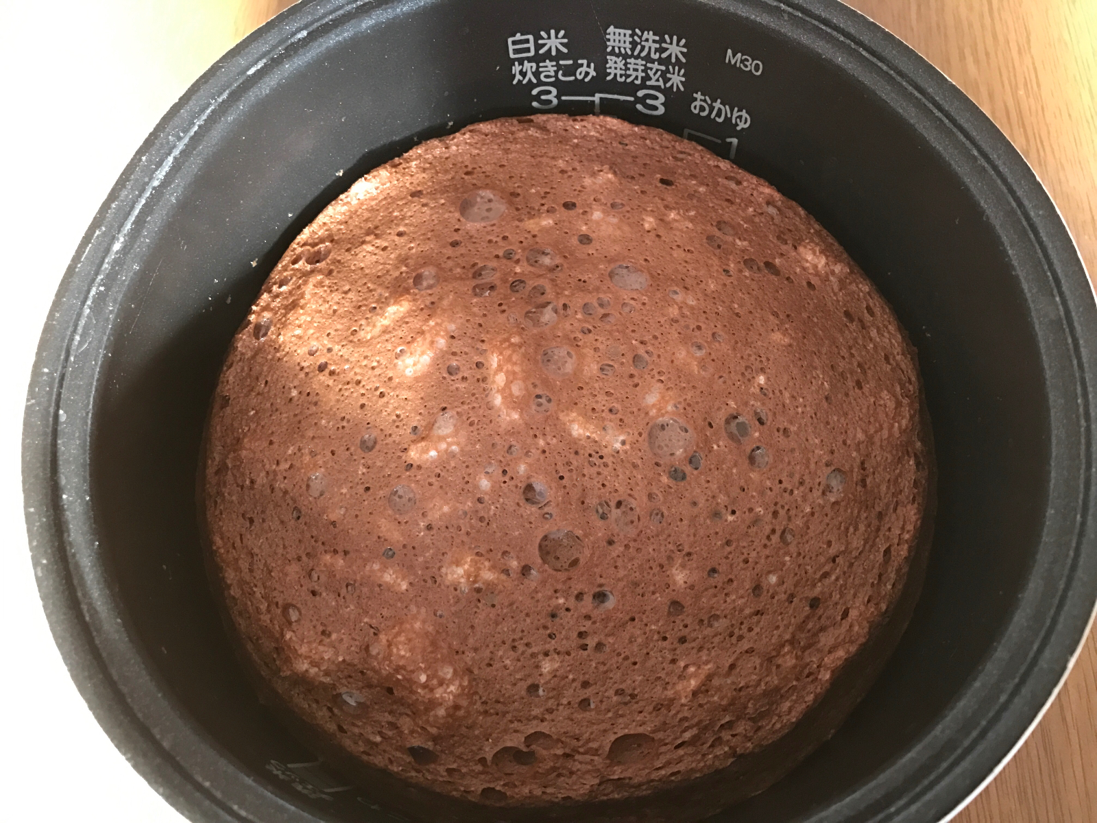 砂糖 小麦粉不使用 材料３つ 炊飯器でふわふわチョコレートケーキ
