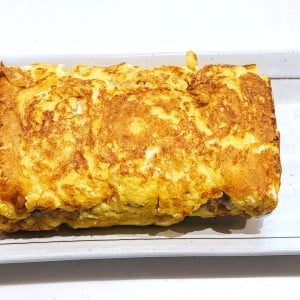 「小さじ1」入れるだけで“定番のだし巻き玉子”が格段に焼きやすくなる“意外な裏技”