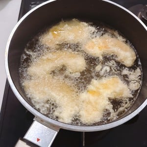 「大さじ1入れるだけ」でお店の天ぷらのようにサクサクに仕上がる“誰でもできる裏技”