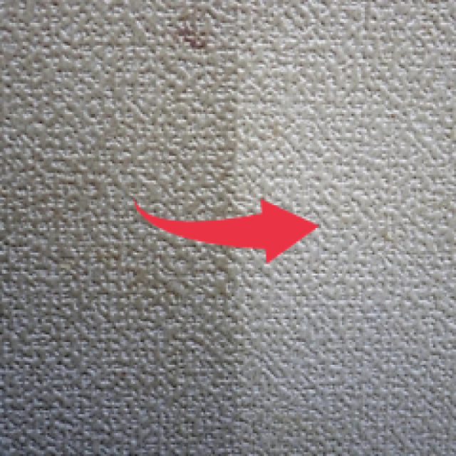  家具の後ろの“黒い跡”が消えない…。「壁」を傷めずに汚れを落とす“プロの掃除術”「白く戻った！」 