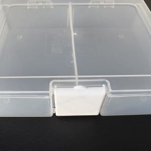 【ダイソー】「ハガキケース」の“思わずマネしたくなる”意外な活用アイデア2つ「旅行や防災用にも！」