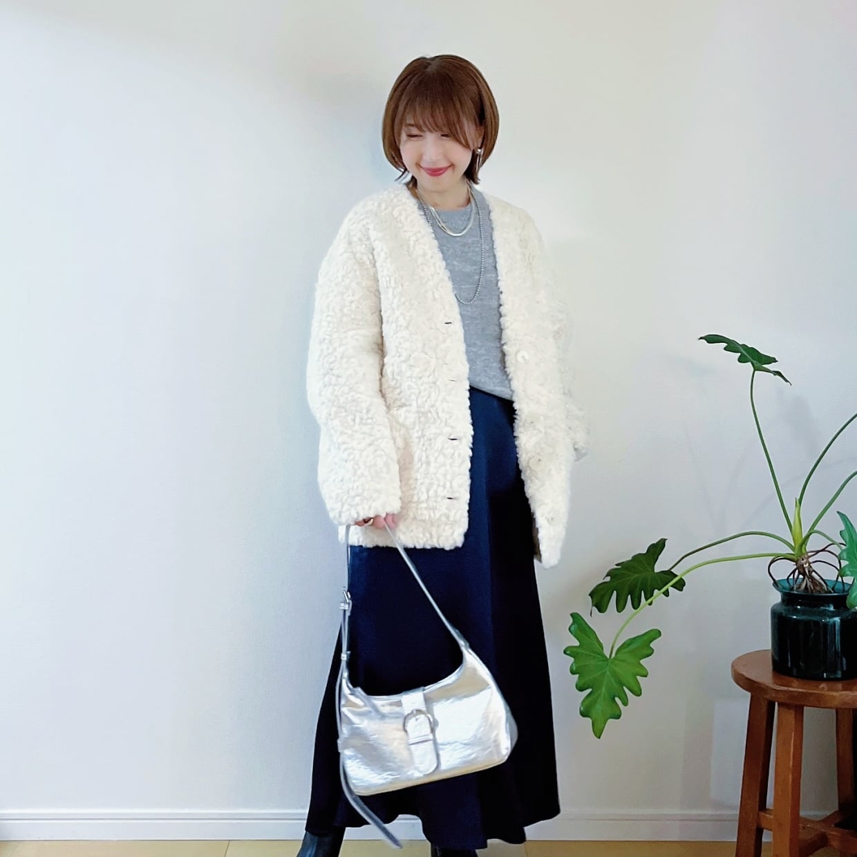  「おしゃれさんだよね」と噂されちゃう。40代の垢抜けモノトーンコーデ術 