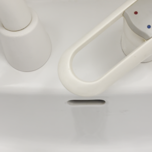 “洗面台蛇口の根元”に入り込んだ黒ずみをスルンと落とす“意外な掃除術”「優しい研磨力」「すっきり！」