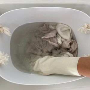 繊維の奥から皮脂汚れがごっそり…。捨てる前に試したい「タオル」の寿命の見極め“つけ置きリセット洗い”