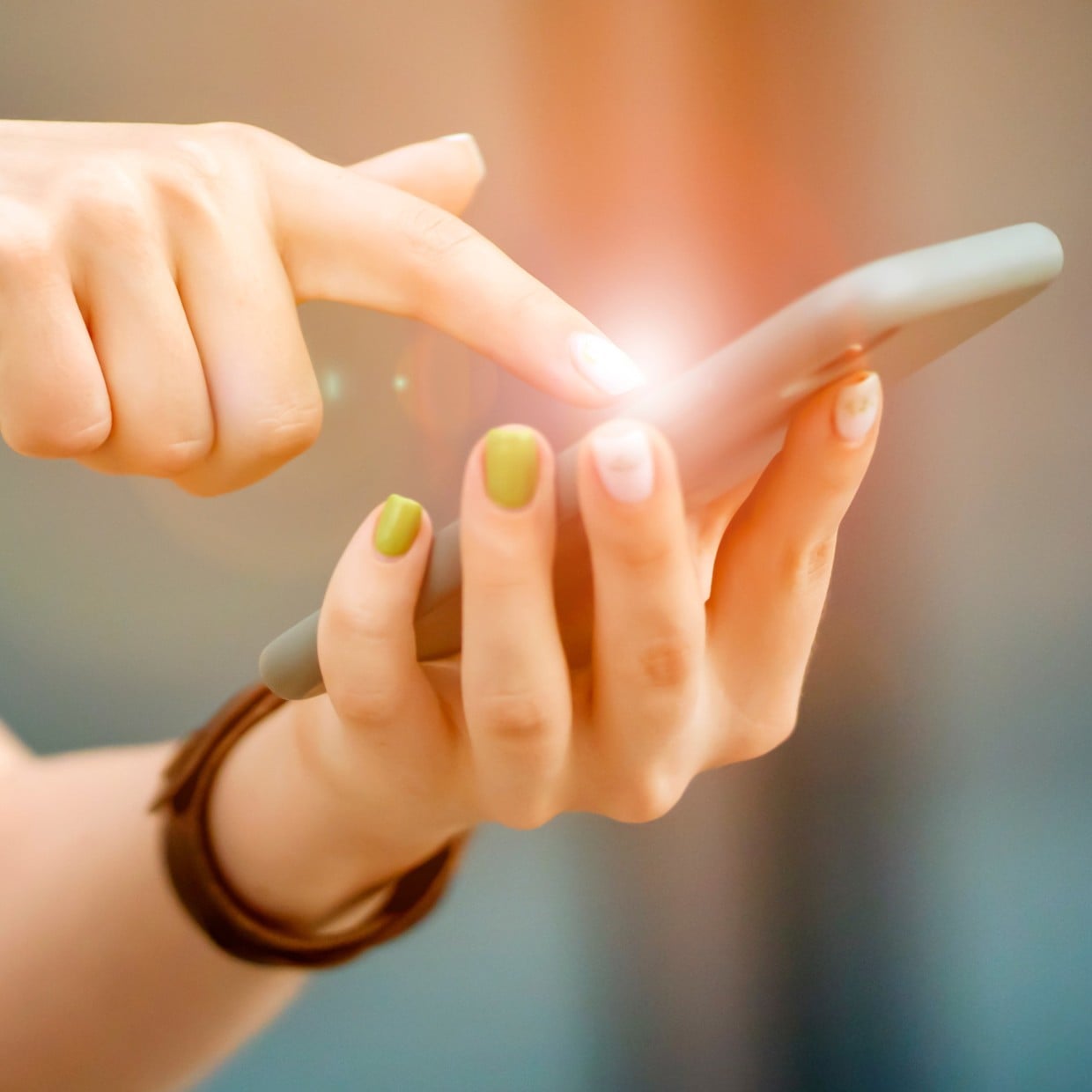  【iPhone】時短になる！時計アプリを長押しするだけで使える“便利機能3つ”「すぐ設定できる！」 