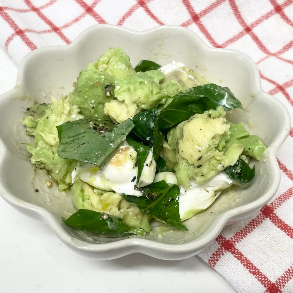  帰宅後5分でできる、食物繊維たっぷり“アボカド”の腸がよろこぶレシピ 