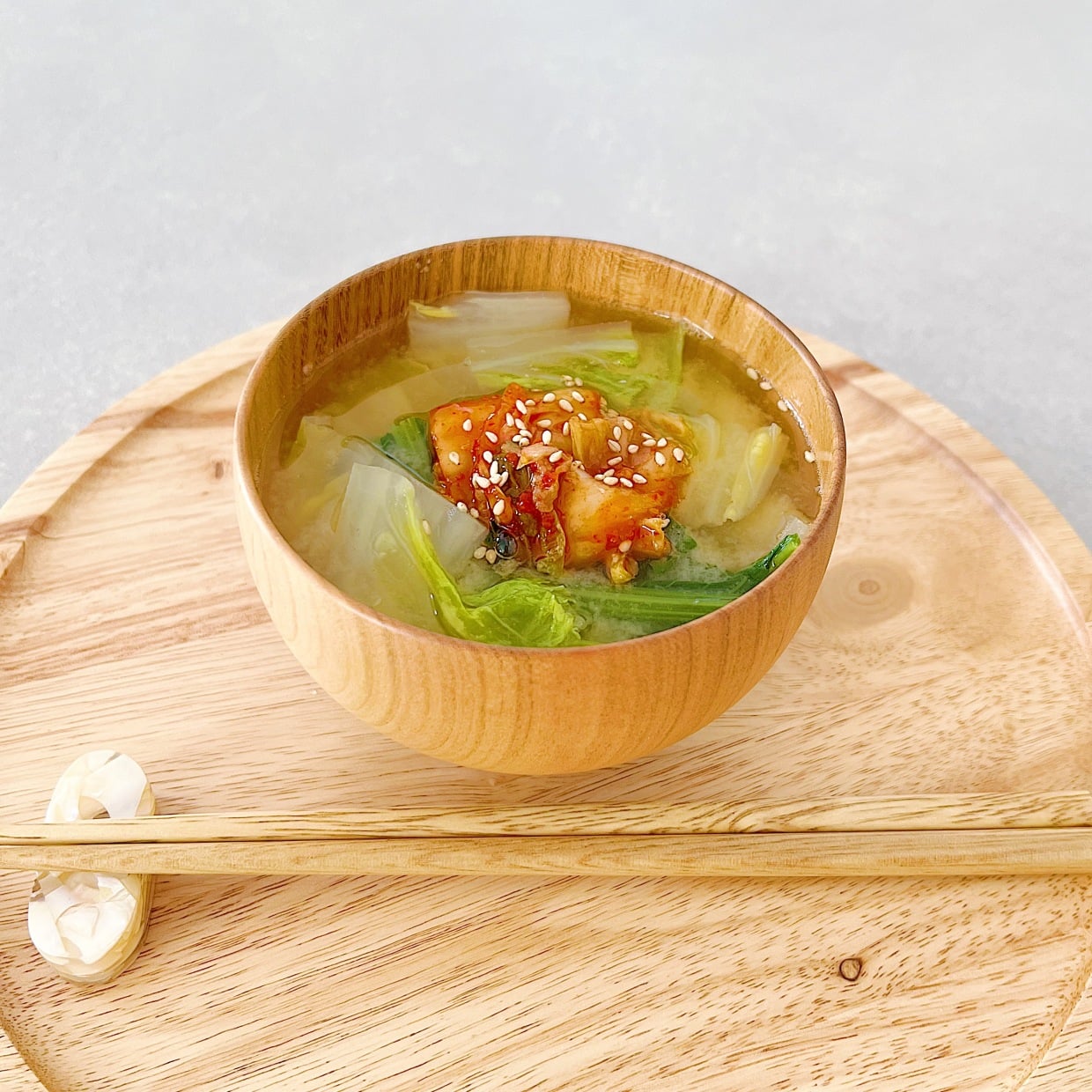  「みそ汁」にいれると腸がよろこぶ。“カルシウムや鉄分を含む食材と食物繊維がたっぷりな冬の食材”とは？ 