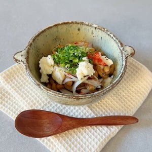 「納豆」にいれると腸がよろこぶ。“たんぱく質やカルシウムがとれる2つの食材”とは？