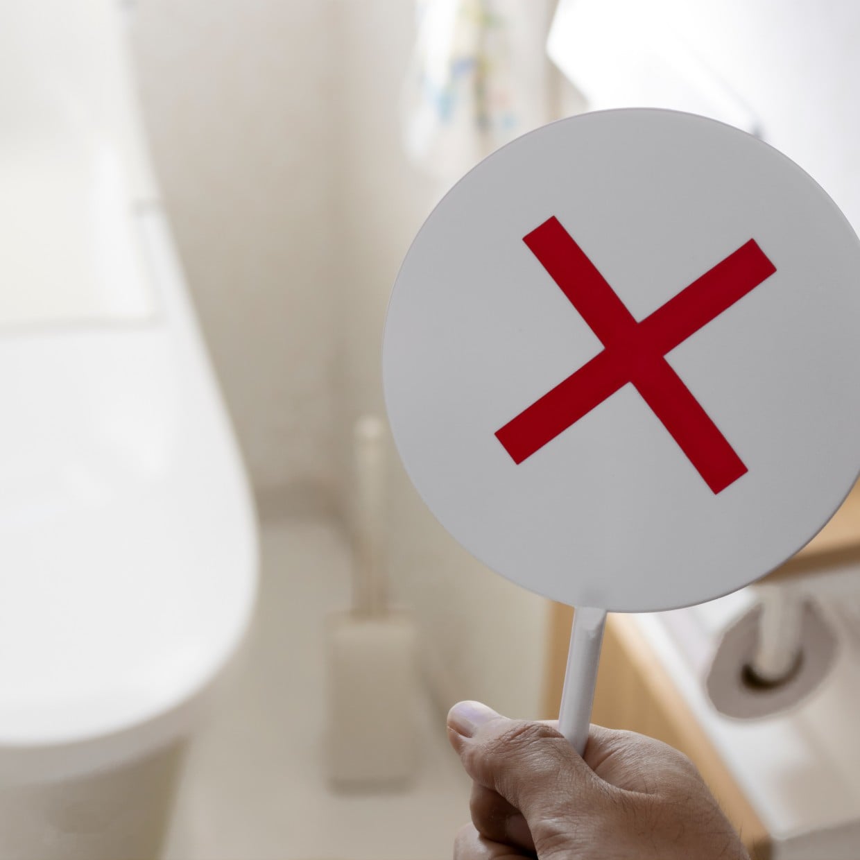  別の部屋に菌を塗り広げているかも…。“トイレ掃除”の落とし穴「ゾッとする…」 