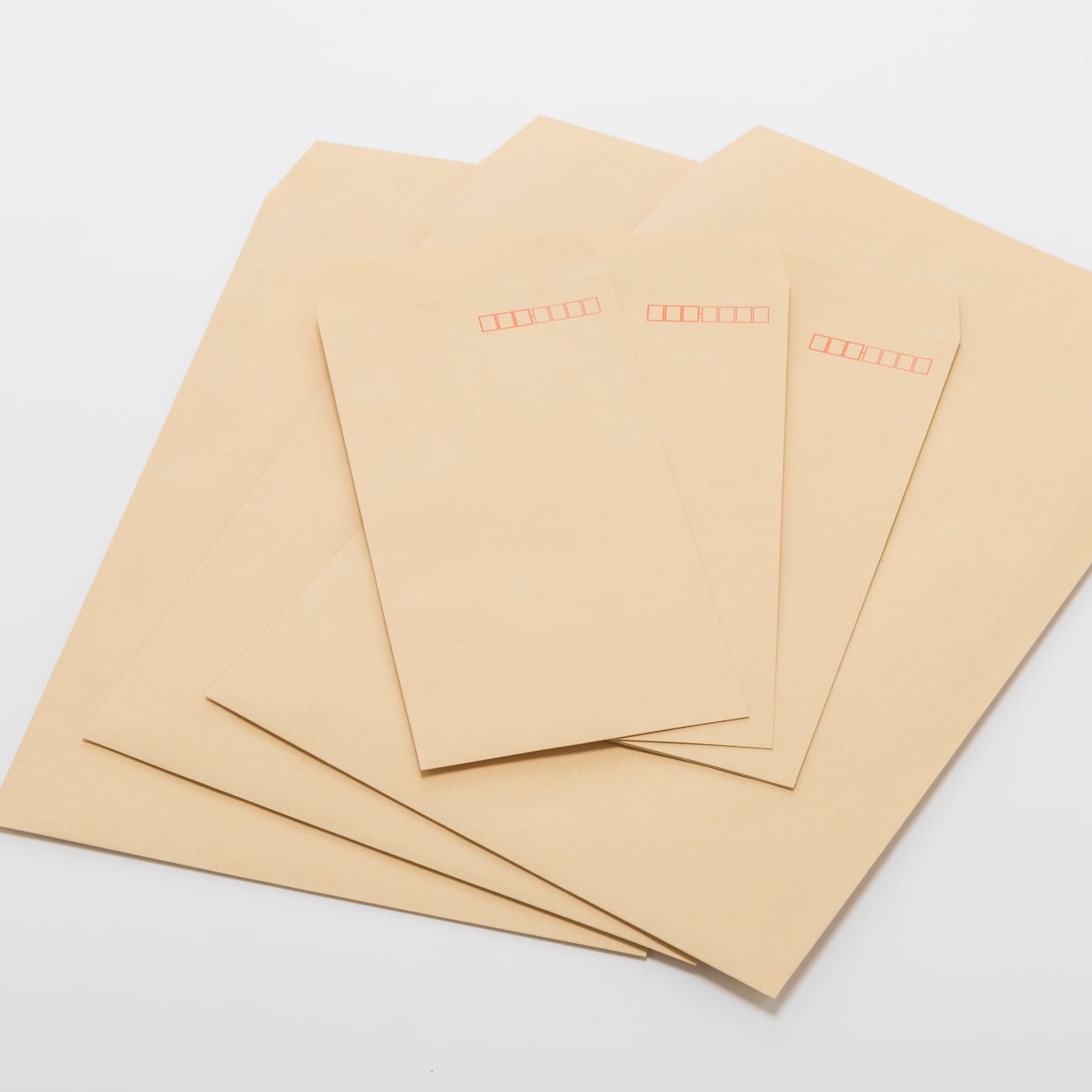  余っている「A4封筒」が“野菜室で活躍する”意外な使い道「便利！」「すっきりして嬉しい」 