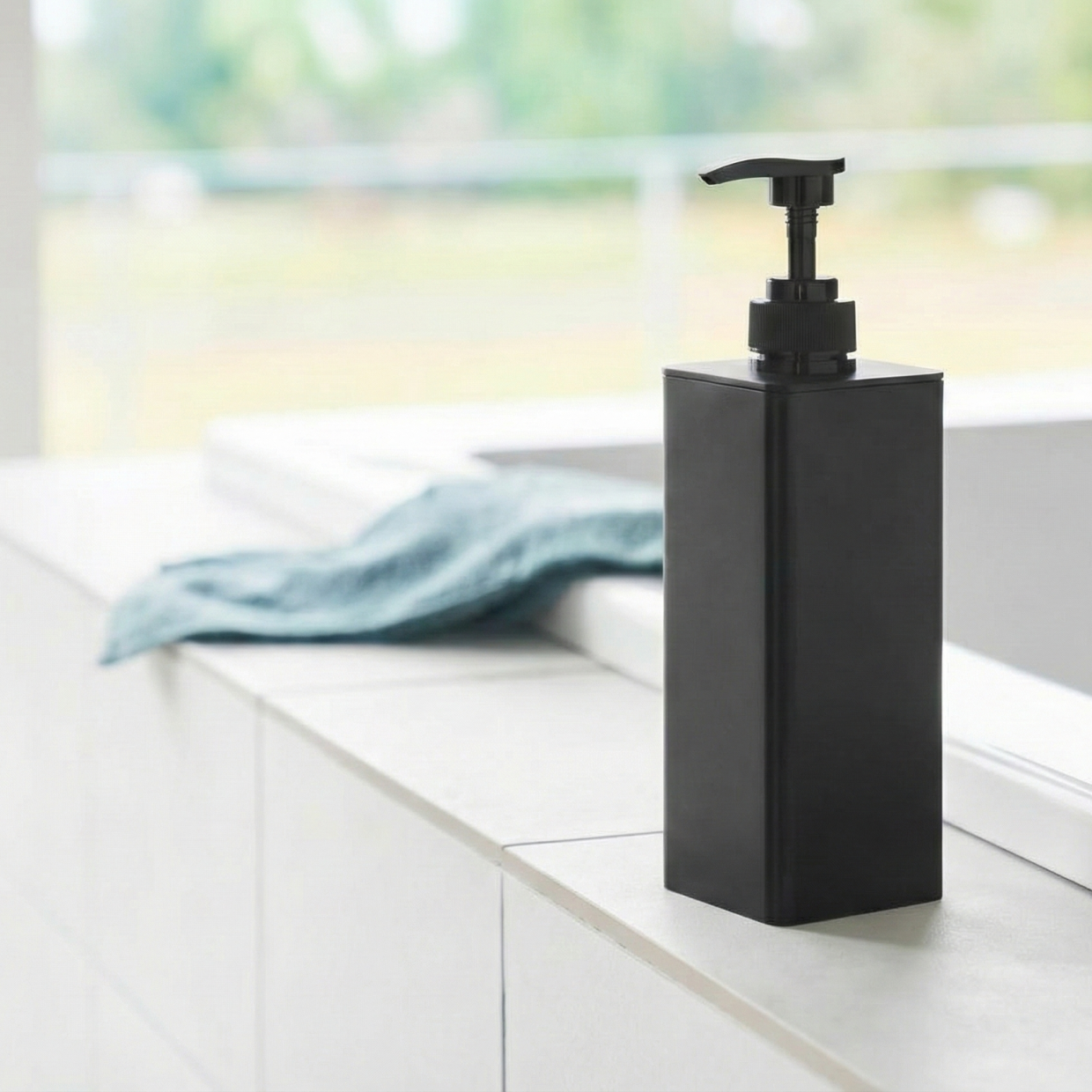  地味にストレスな「詰め替えの液だれ」を撲滅　注がず使える新常識ディスペンサー 