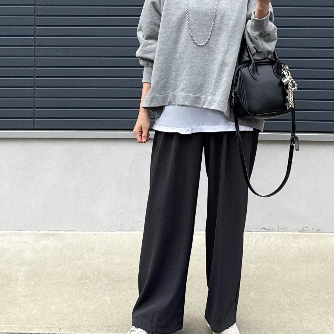  楽なのにきちんと見え！40代が冬に頼れる【タックワイドパンツ】コーデ 