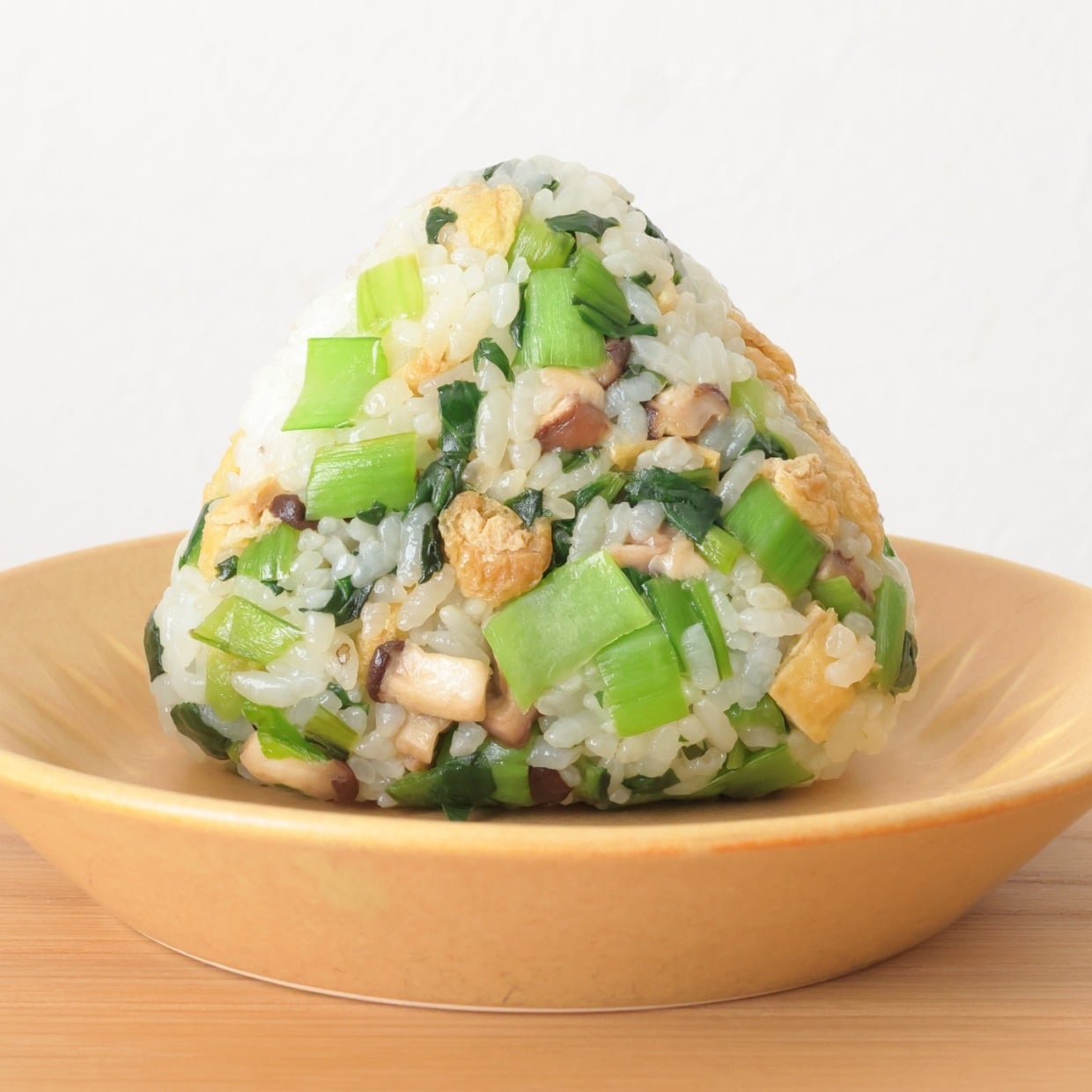  朝「おにぎり」に入れると満足感が上がる！“栄養たっぷりな3つの食材”とは？ 