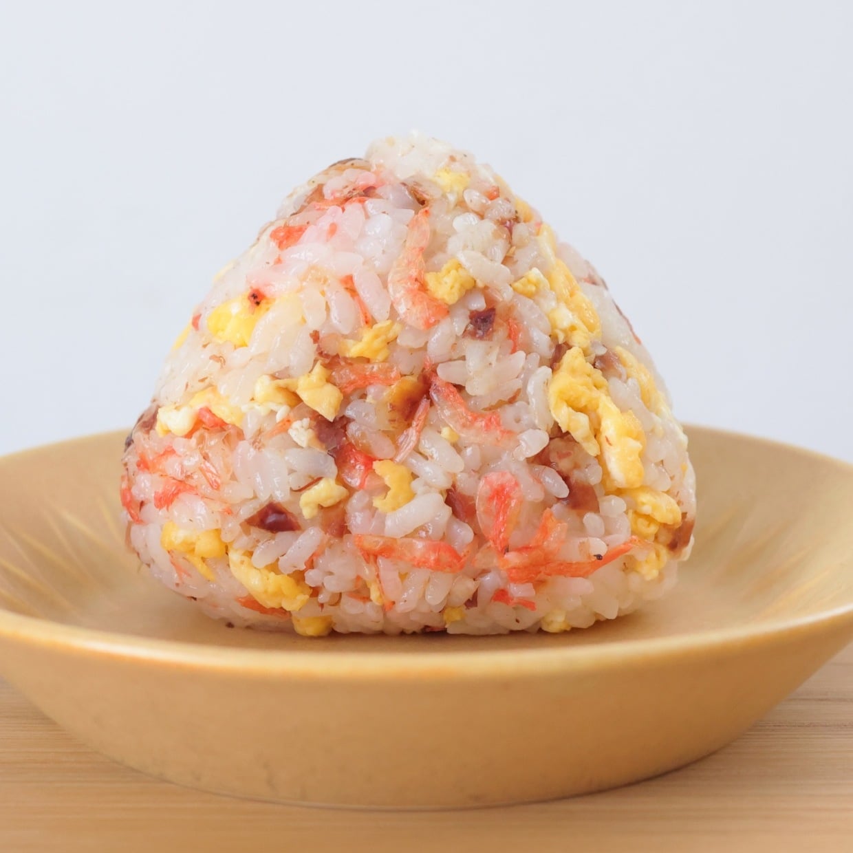  朝「おにぎり」に入れると体がよろこぶ。“カルシウムが豊富な具材”とは？「栄養抜群」 