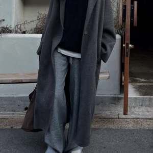 無難なのに垢抜ける理由。40代のグレー使いコーデ術