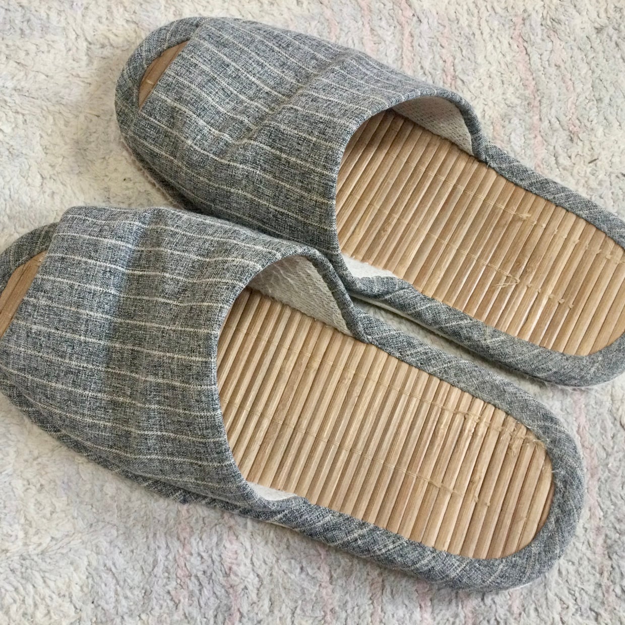  履かなくなった「スリッパ」に“意外なもの”をかぶせると…？「自分好みになる！」「温かい」 