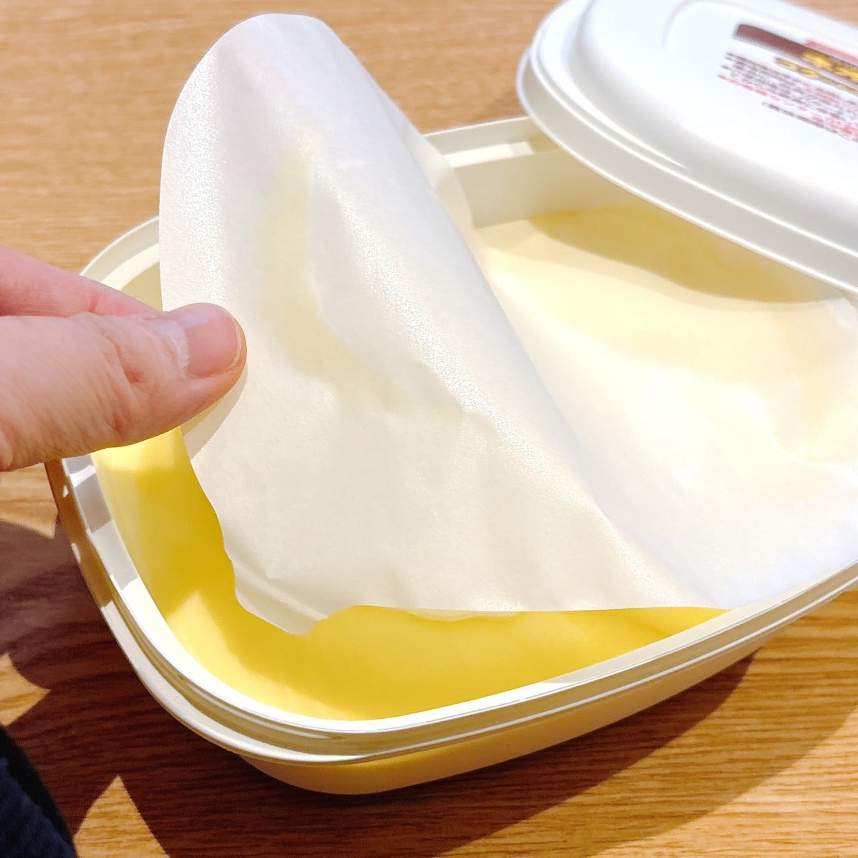  捨てる？残す？マーガリンについている“白い紙シート”の扱い方の正解「知らなかった」 