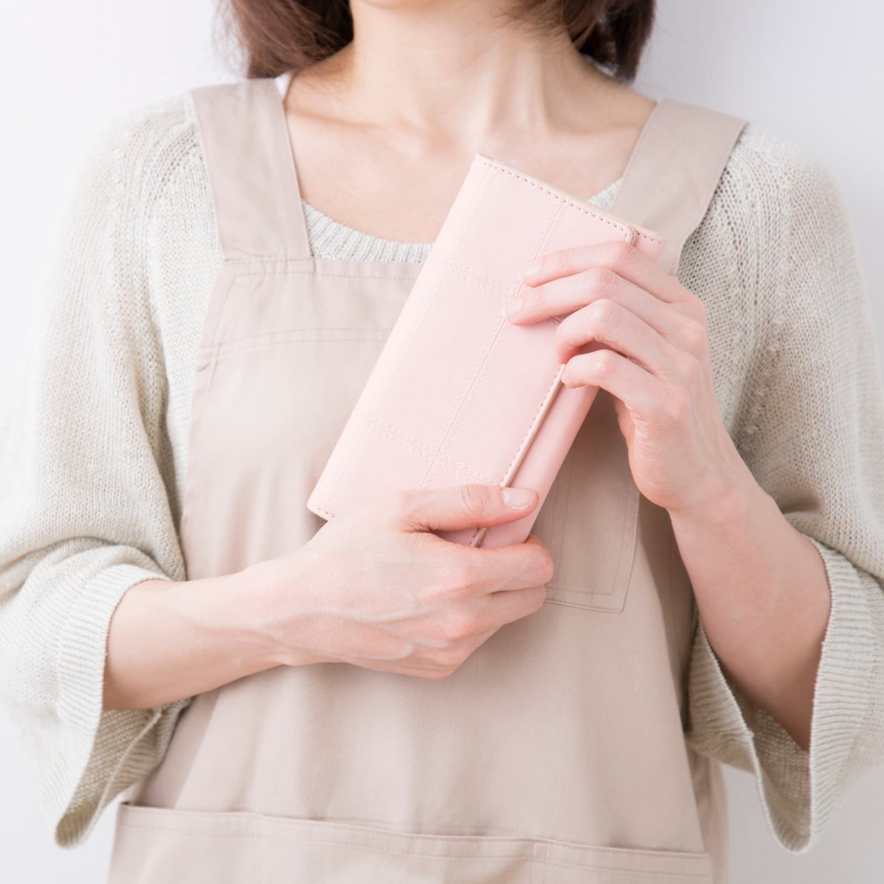  「お金が貯まる人」のお財布はどうなってる？“上手な管理方法”3選「スッキリさせる」 