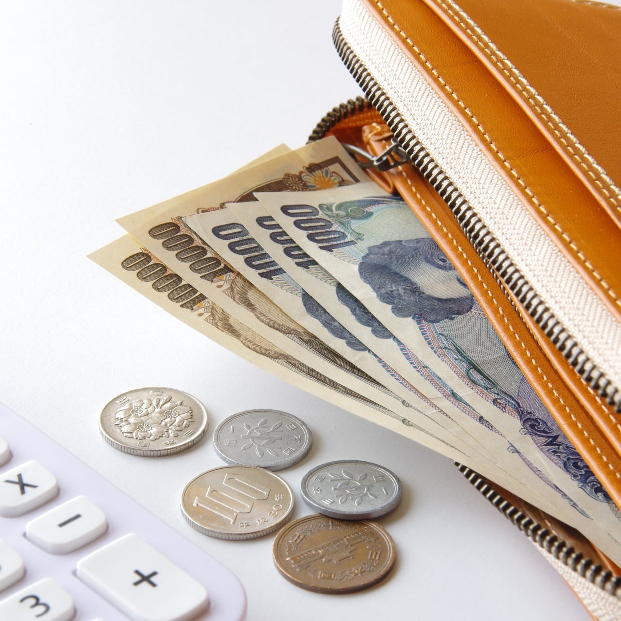  「後回し」にすると損するかも…。将来「お金に困りたくない人」がやるべき“3つのこと” 