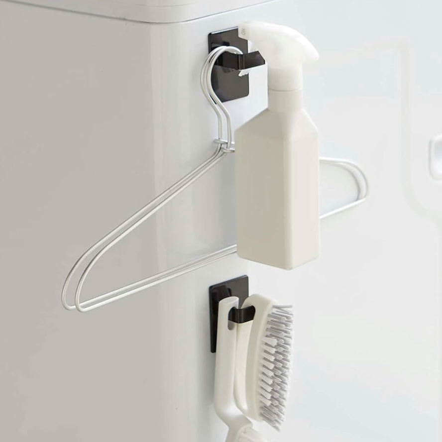  1000円台で解決！“スプレー”が片付く神フック「玄関や冷蔵庫でも使える」 