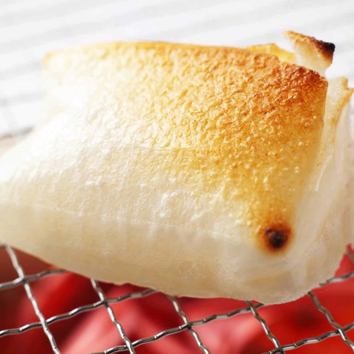  もうトースターで焼かない！フライパンで「お餅」をふっくら・きれいに焼くワザ「焦げつきにくい！」 