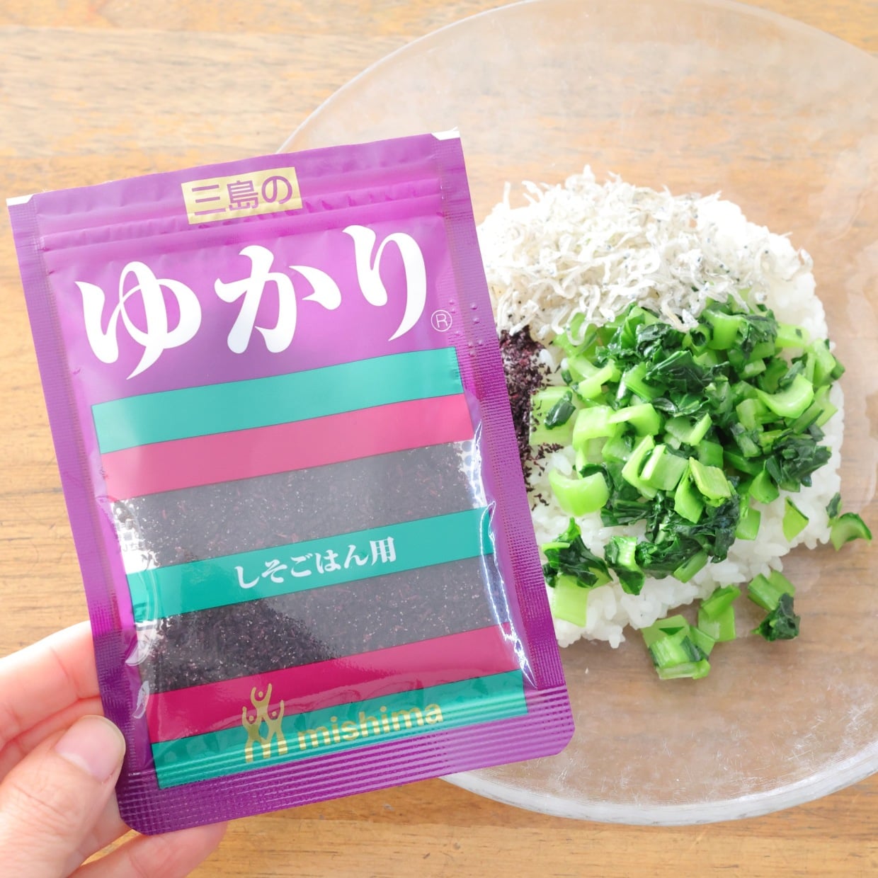  「おにぎり」に入れると栄養がアップする！“カルシウムや鉄分がたっぷりな食材”とは？「子どもが完食」 