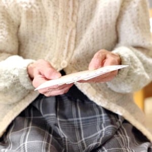 知らないと後悔する。余った「年賀はがき」の意外と知らない“3つの知識”「活用できる」「諦めてた」