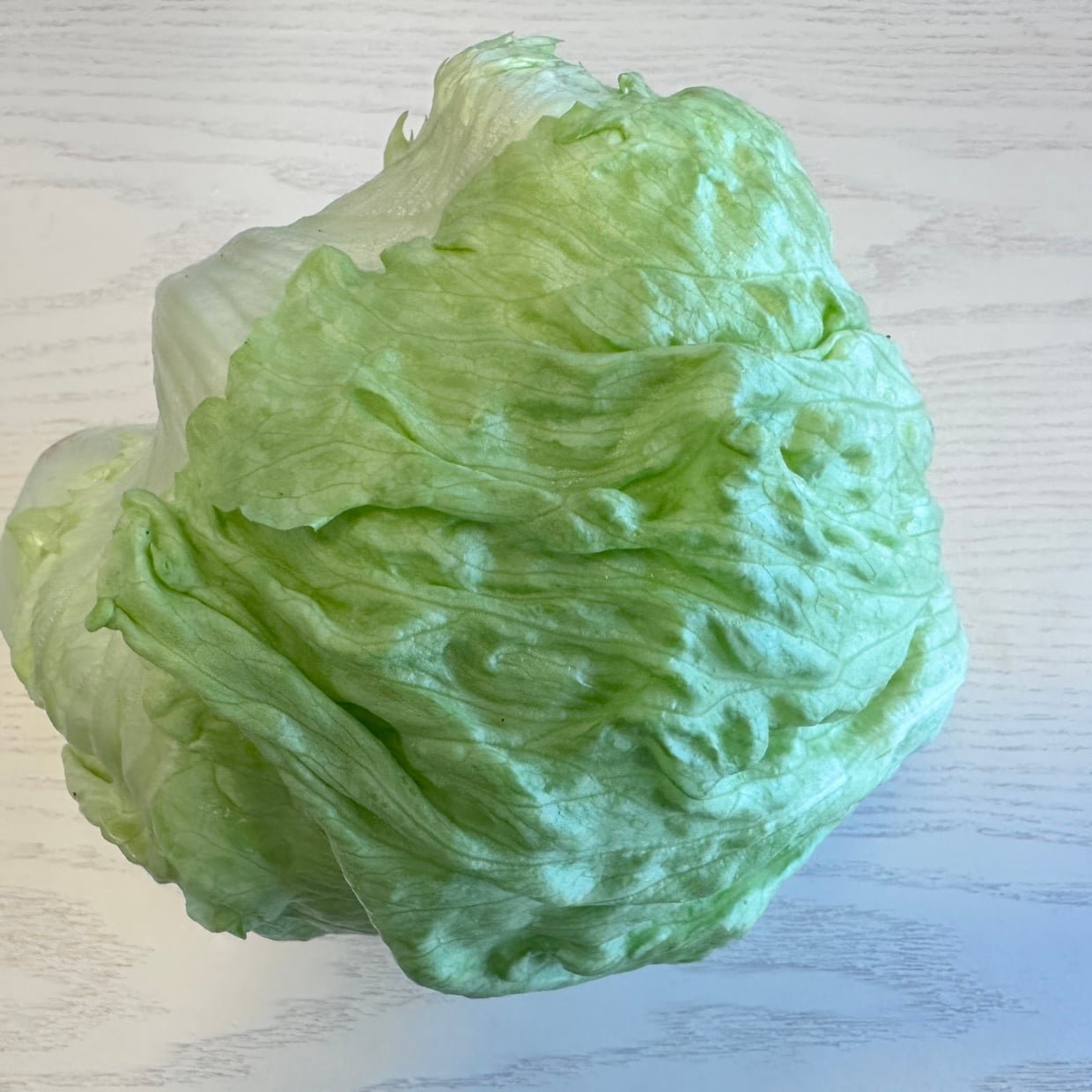  知らなかった。いつもの「レタス」をシャキッ！とさせる“ちぎり方”テク「簡単！」「食感が楽しめる」 