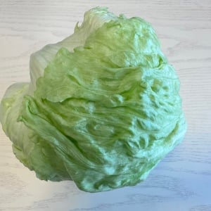 知らなかった。いつもの「レタス」をシャキッ！とさせる“ちぎり方”テク「簡単！」「食感が楽しめる」