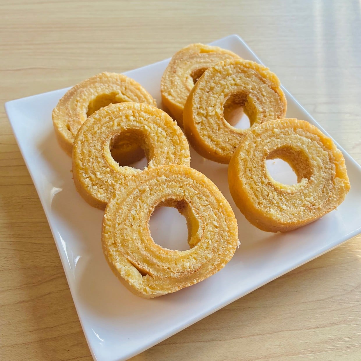  小さくてかわいい「バウムクーヘン」を“家にある調理器具”で簡単に作る方法「お店で買わなくていい」 