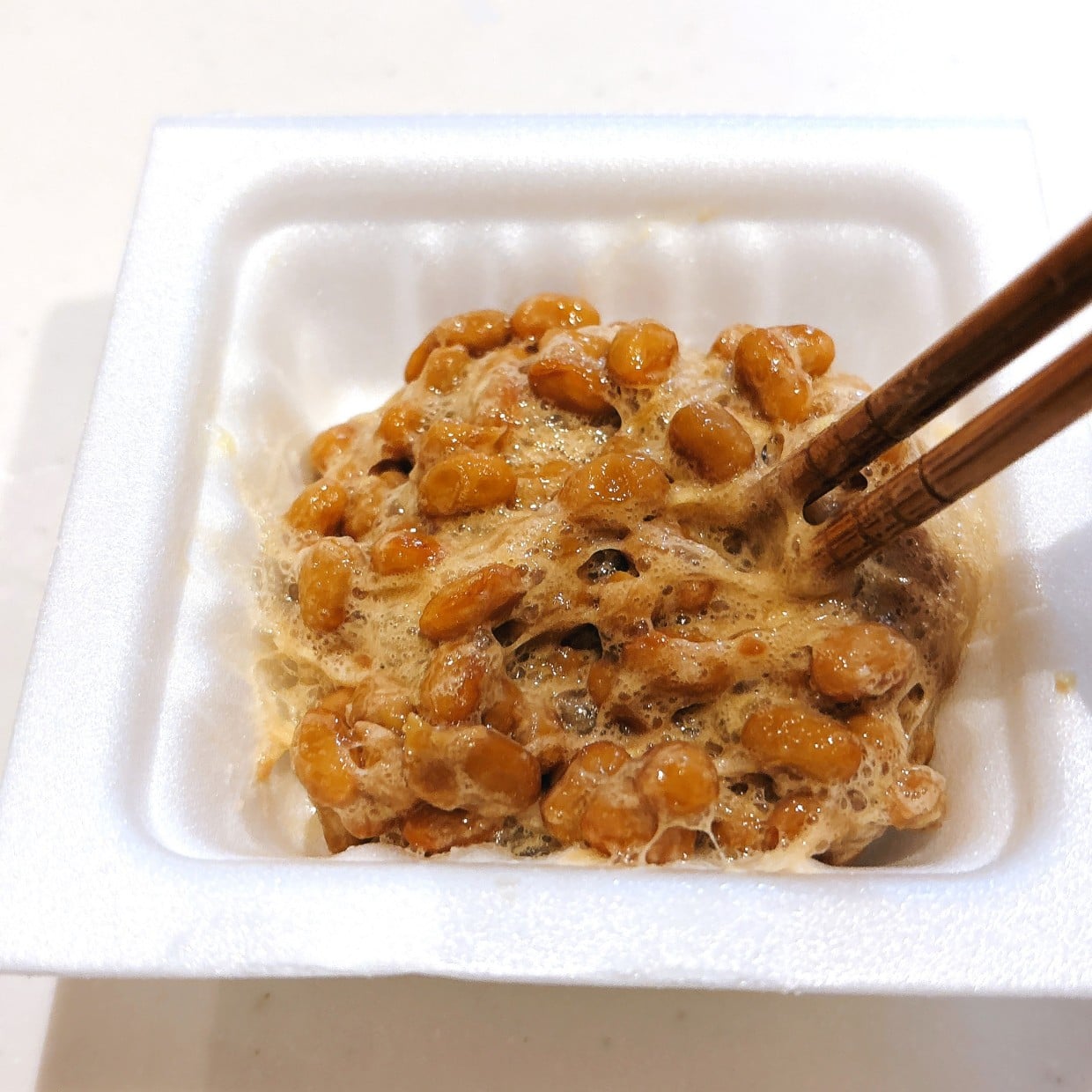  「小さじ1」加えるだけ。納豆のにおいがやわらぐ裏ワザ「意外と相性いい！」「爽やか」 