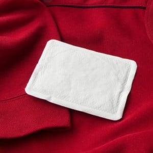 まだ温かい「使い捨てカイロ」捨ててもいいの？意外と知らない正しい処分方法「知らなかった…！」