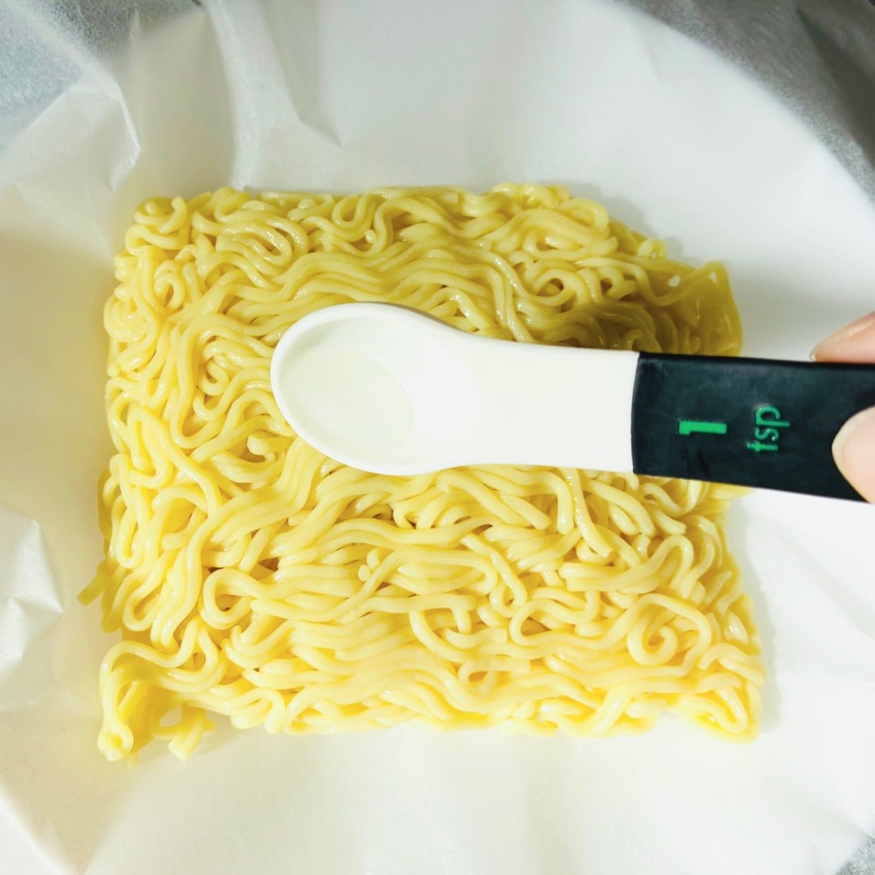  フライパン不要！「焼きそば」を驚くほどラクに作る時短ワザ「洗いものが減る」「忙しい日の助けになる」 