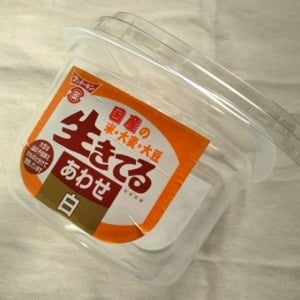 次は捨てずに活用したくなる。「みその空き容器」にみそ以外を保存する使い道「バラバラにならない」