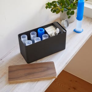 トイレの「生活感」がフタをするだけで消えた！ごちゃつく小物が一瞬で片付く「隠す収納」が優秀すぎた