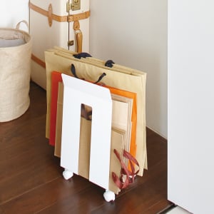 ネット注文が多い家に必須！玄関の「段ボール雪崩」が置くだけで解決。朝のゴミ出しもラクすぎた