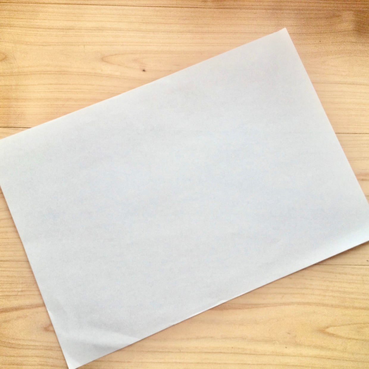 捨てようと思ってた「チラシの裏紙」が生まれ変わる！折って真ん中を切るだけの便利アイデア