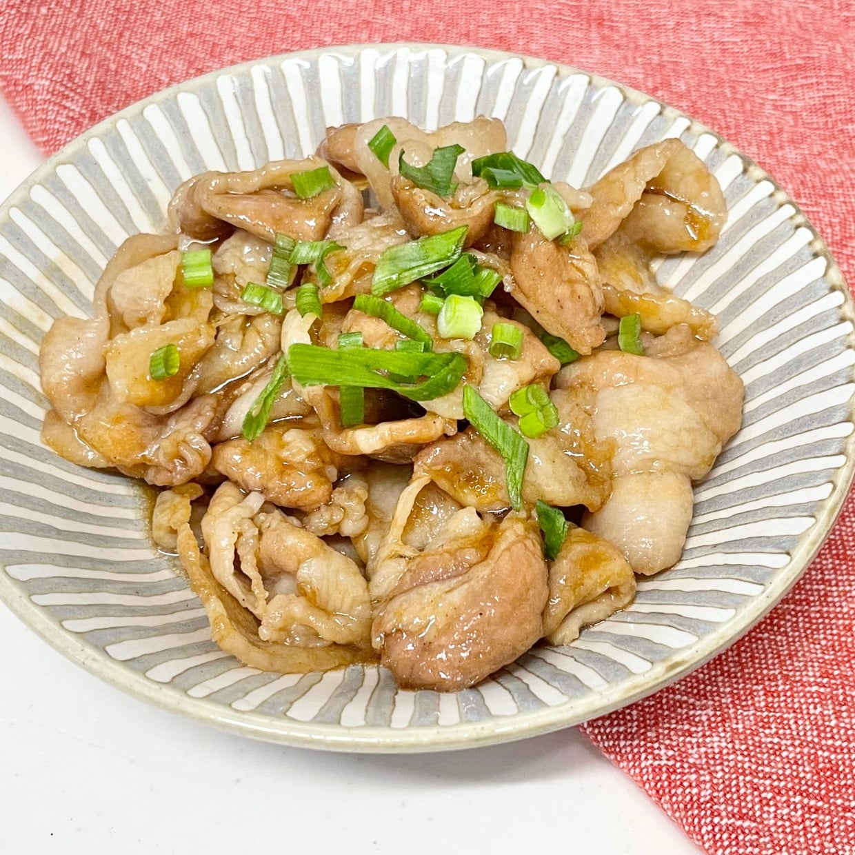  帰宅後10分でできる！ビタミンB1たっぷり“豚肉”の疲労回復レシピ「包丁は使わない」 