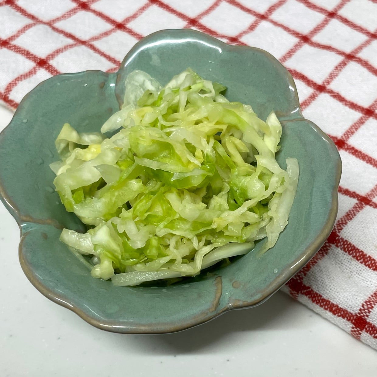  「キャベツ」を漬けるだけで腸がよろこぶ調味料とは？「あと1品に重宝する」 