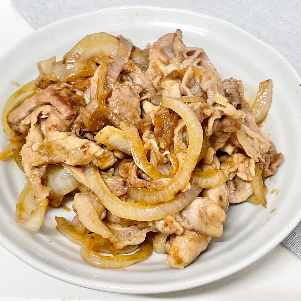  「大さじ2で味が決まる」いつものしょうが焼きがもっとおいしくなる調味料「しょうゆは使わない」 