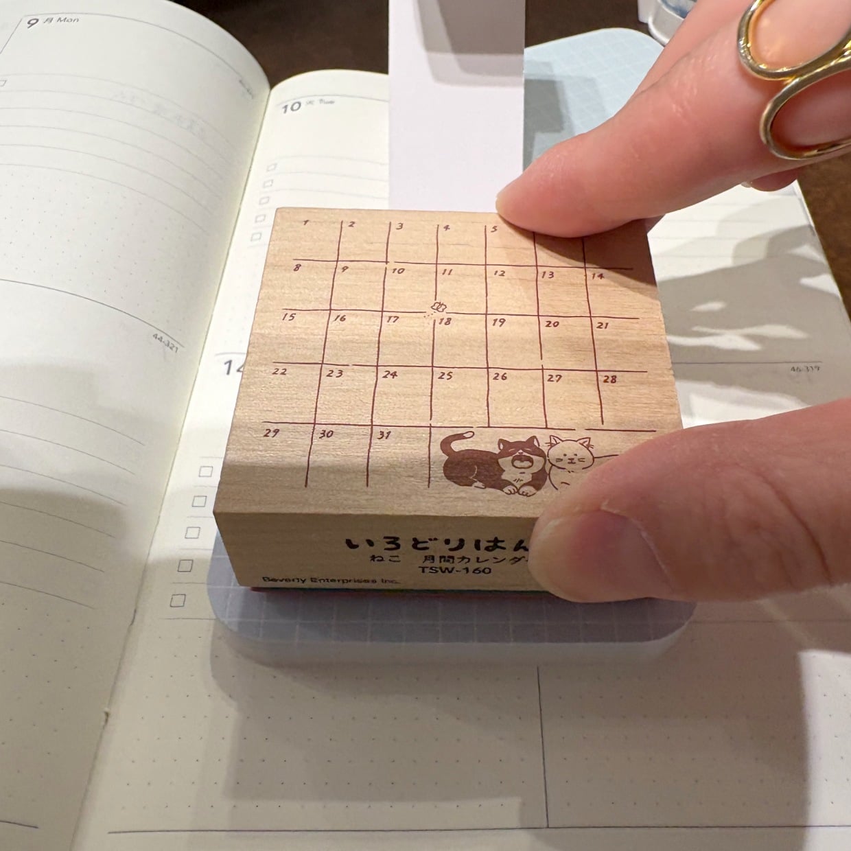  手帳をもっとかわいくしたい！手帳初心者でも取り入れやすい「はんこ×ふせん」を使った簡単デコ術 