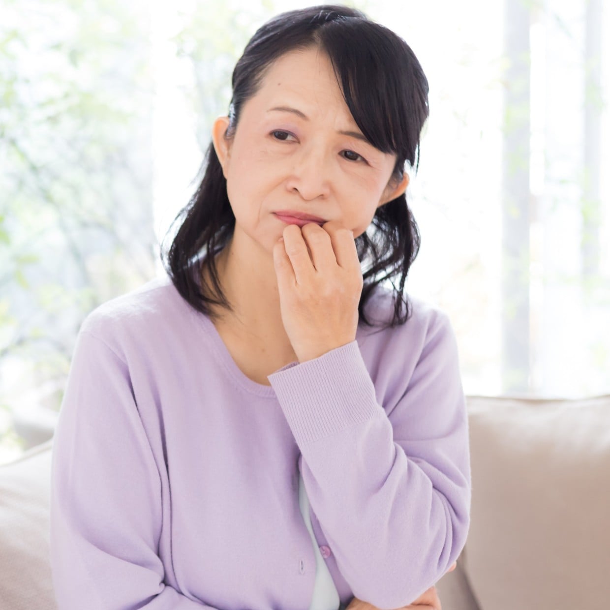  理由もなく涙が出る…。子どもが巣立ったあとになりうる「空の巣症候群」とは？ 