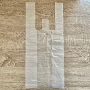 全然厚さが違う。かさばる「レジ袋」が驚くほどぺったんこになる今すぐマネしたくなる“たたみ方”