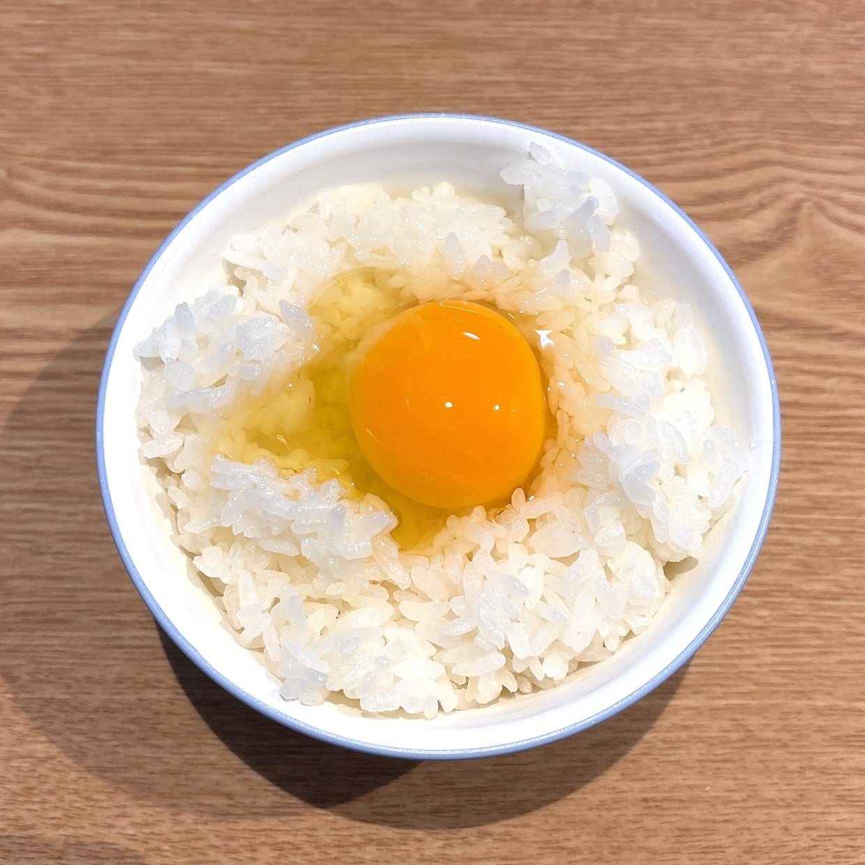  「小さじ1」かけるだけ。卵かけごはんのコクが増す裏ワザ「香りもいい」「醤油だけより好き」 