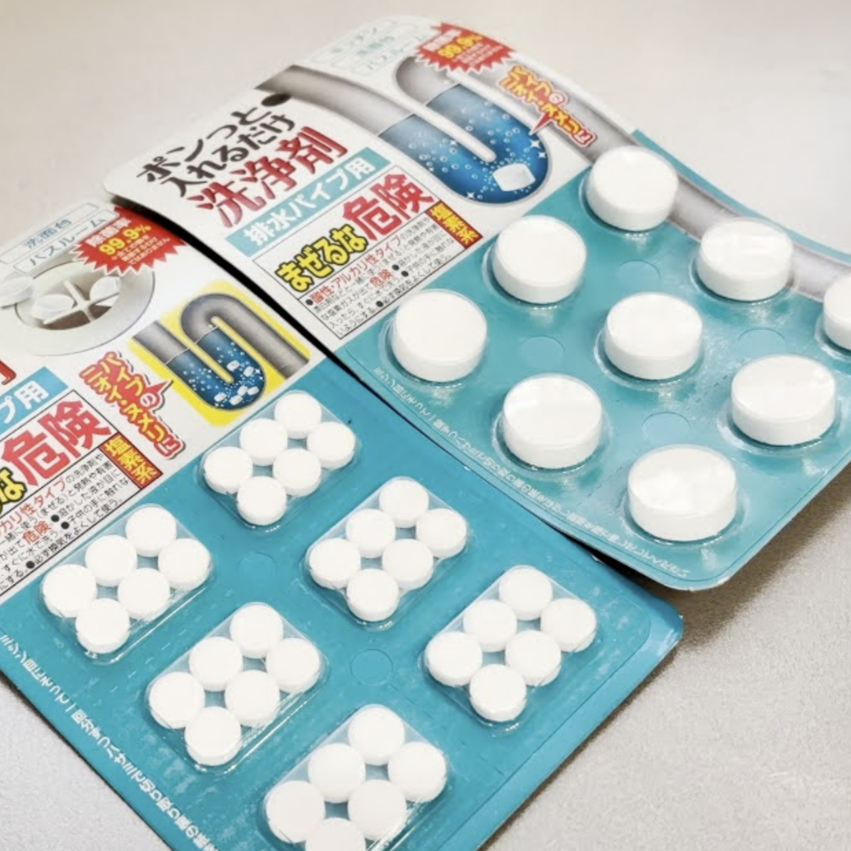  思い立ったタイミングで入れるだけ！「キッチン排水口」のヌメリ・臭いを防ぐ100均アイテム掃除術 