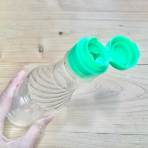 「使い切った調味料のフタ」が固くて開かないときの“便利な対処法”「すぐに開いた」「今まで苦労してた」