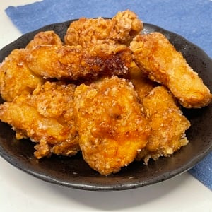 「大さじ1」入れるだけで激変！鶏むね肉の唐揚げがしっとり仕上がる調味料とは？