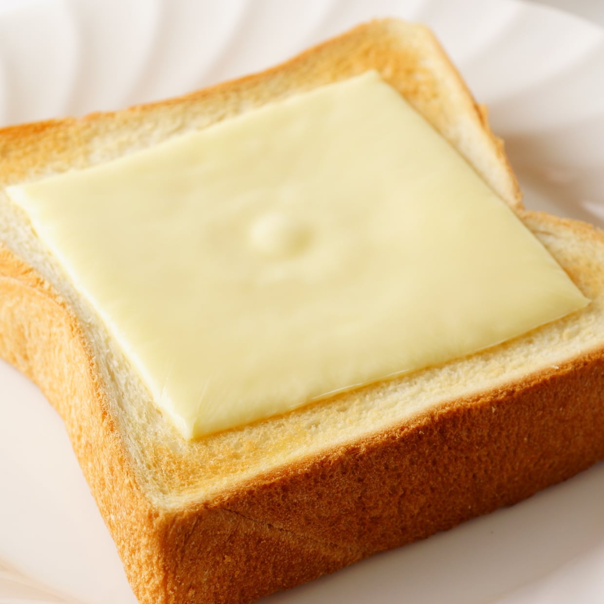  「大さじ1足すだけ」いつものチーズトーストがもっとやみつきになる“意外な調味料”「定番になりそう」 