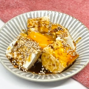 「大さじ1で味が決まる」いつもの豆腐がもっとおいしくなる調味料とは「5分でできる」